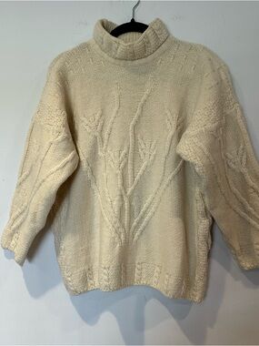 Carraig Donn Vintage Cream Hand-Knit Turtleneck Sweater - Women